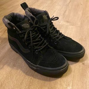 MTE all weather like new unisex vans